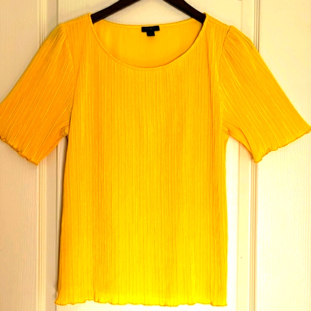 Ann Taylor - Yellow  ribbed top (L)